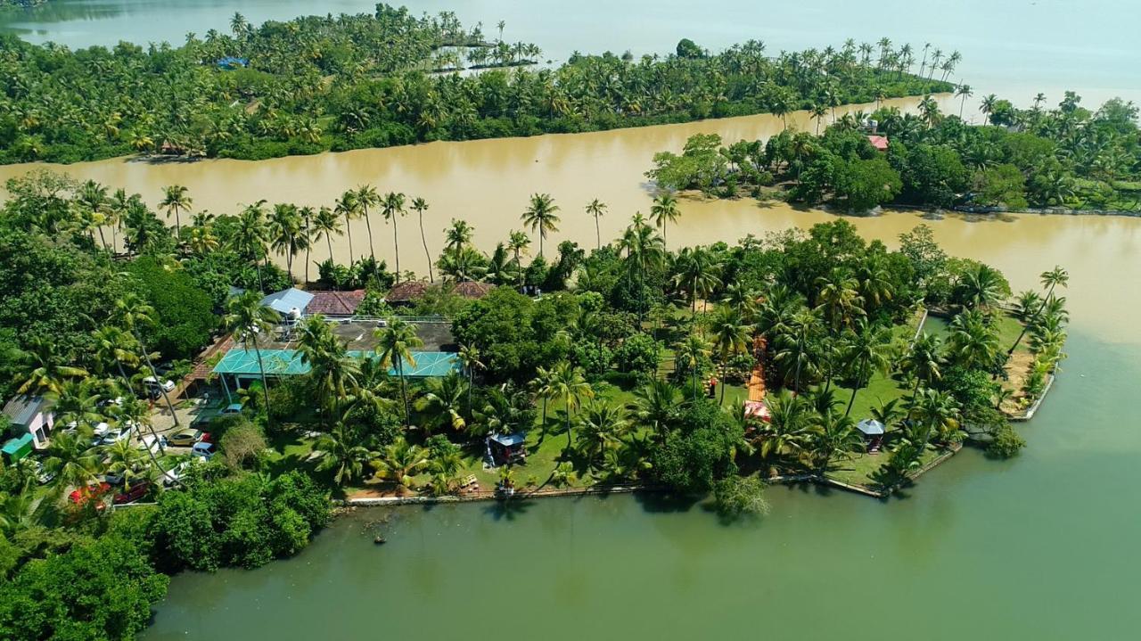 Lake N River Resort Munroe Island Mundrothuruth Exterior photo